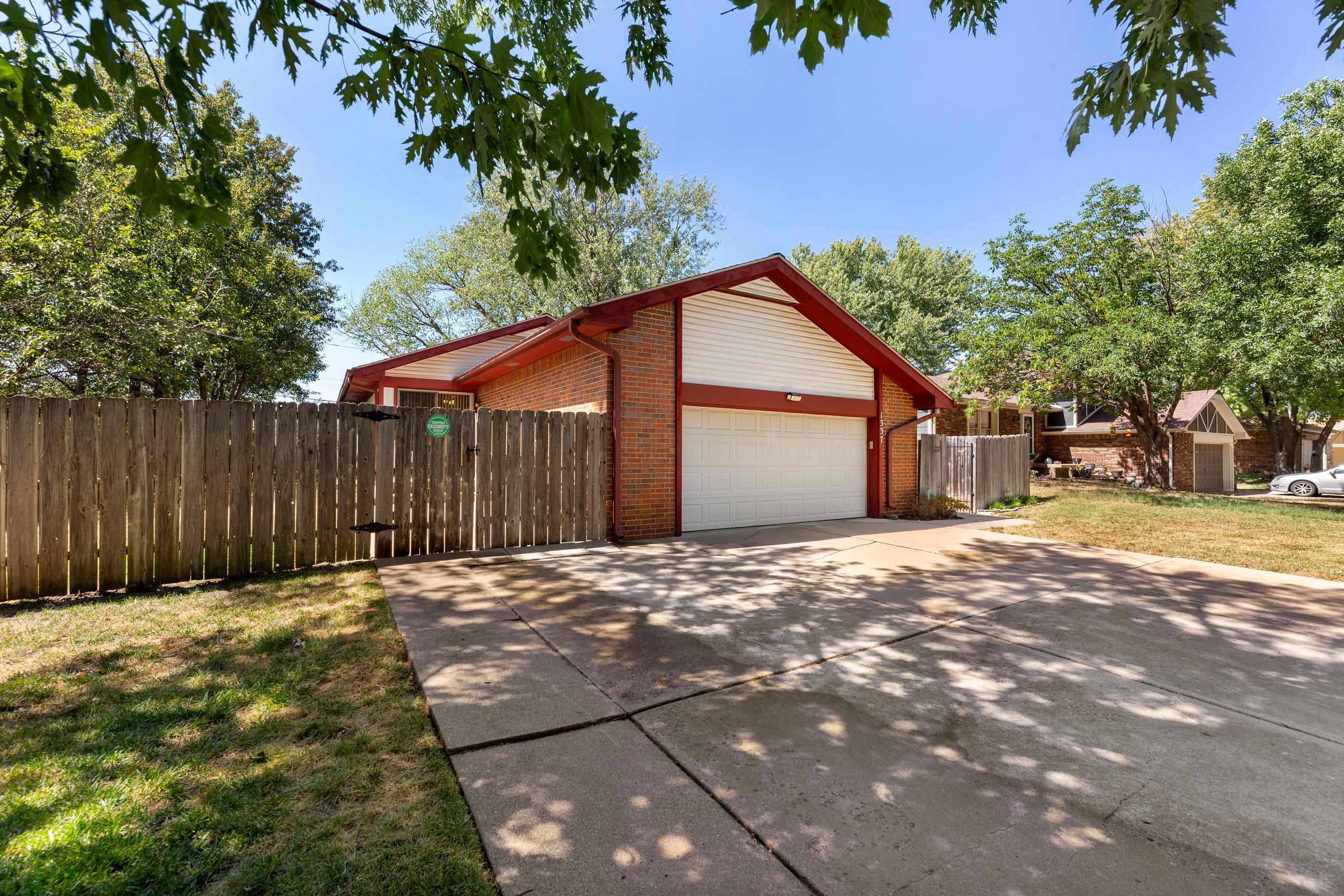 1337 N Denene Ln, Wichita, KS 67212