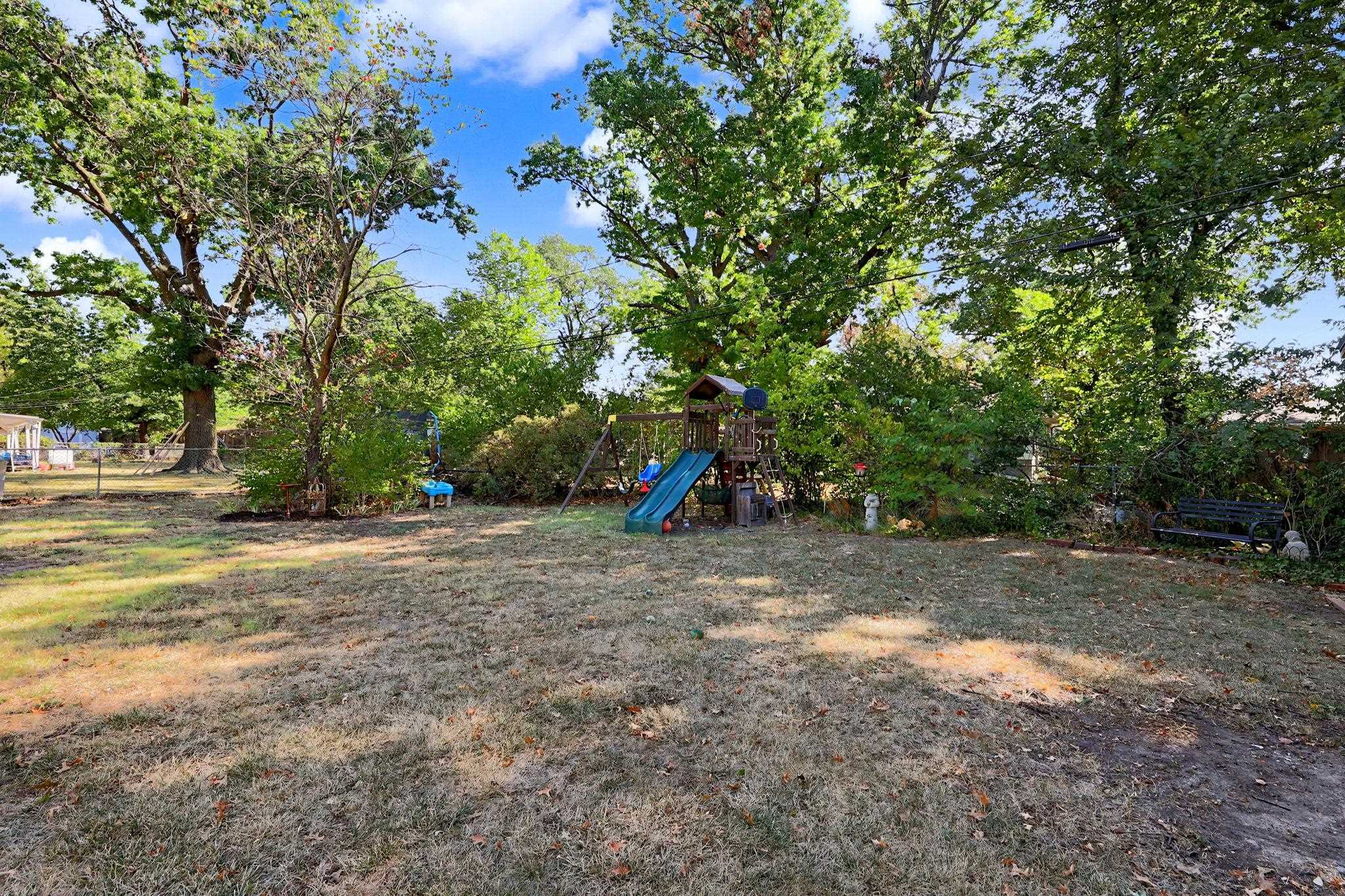 138 S Parkwood Ln, Wichita, KS 67218-1613