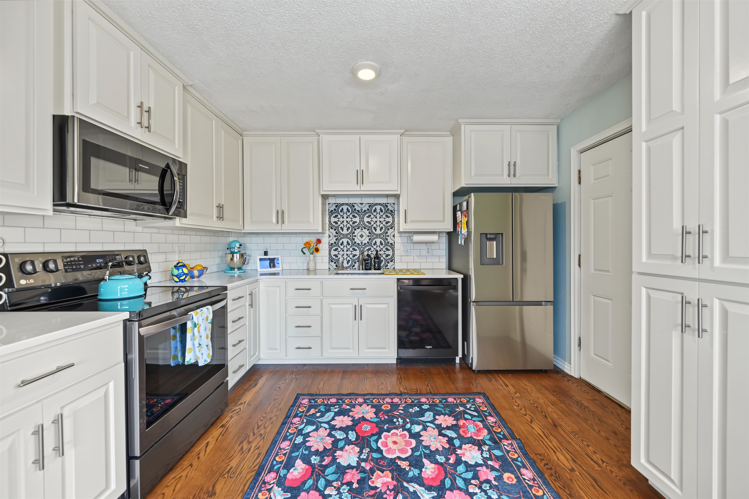 124 S Oakdale Ave A2 A2, Salina, KS 67401