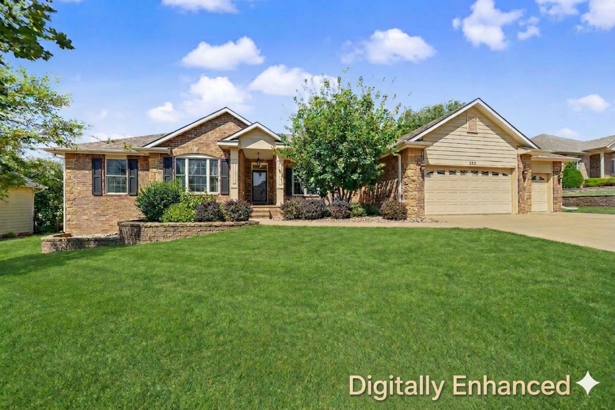 2213 Pinecrest Cir, Salina, KS 67401
