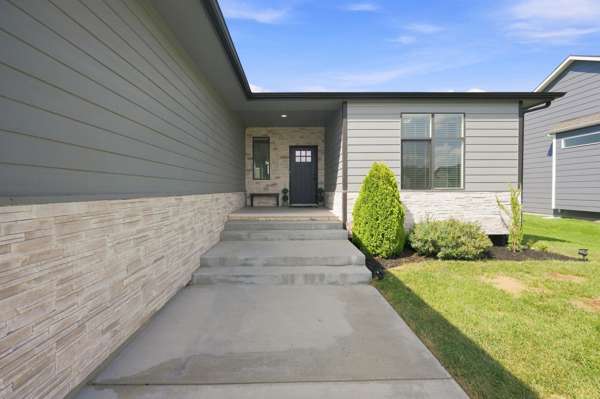 5885 N Saint Paul Ct, Wichita, KS 67204
