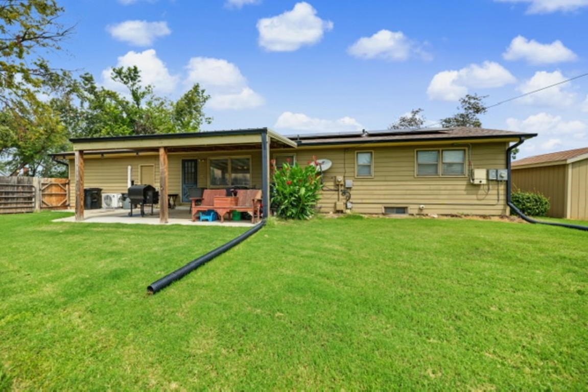 738 Mike Dr, Salina, KS 67401