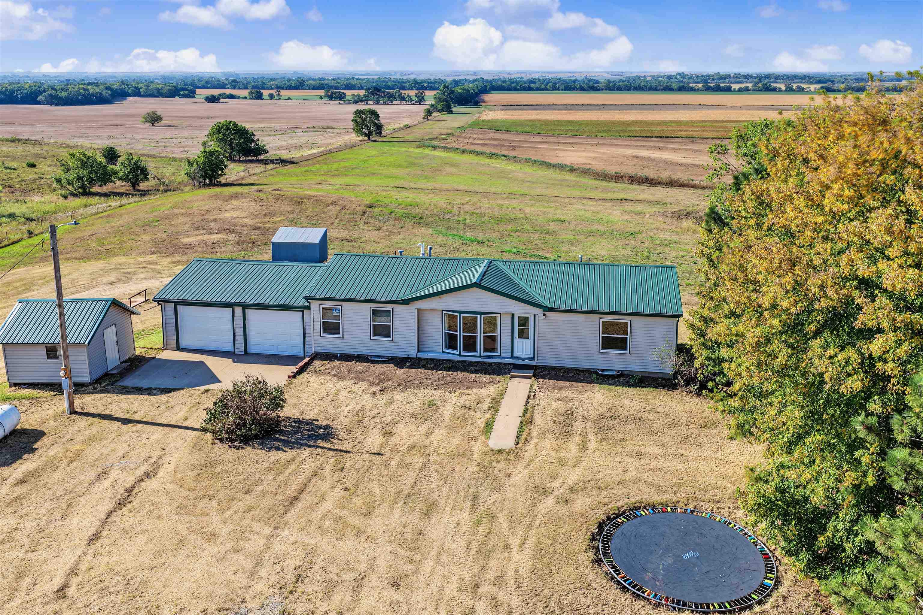 3056 Avenue R, Marquette, KS 67464