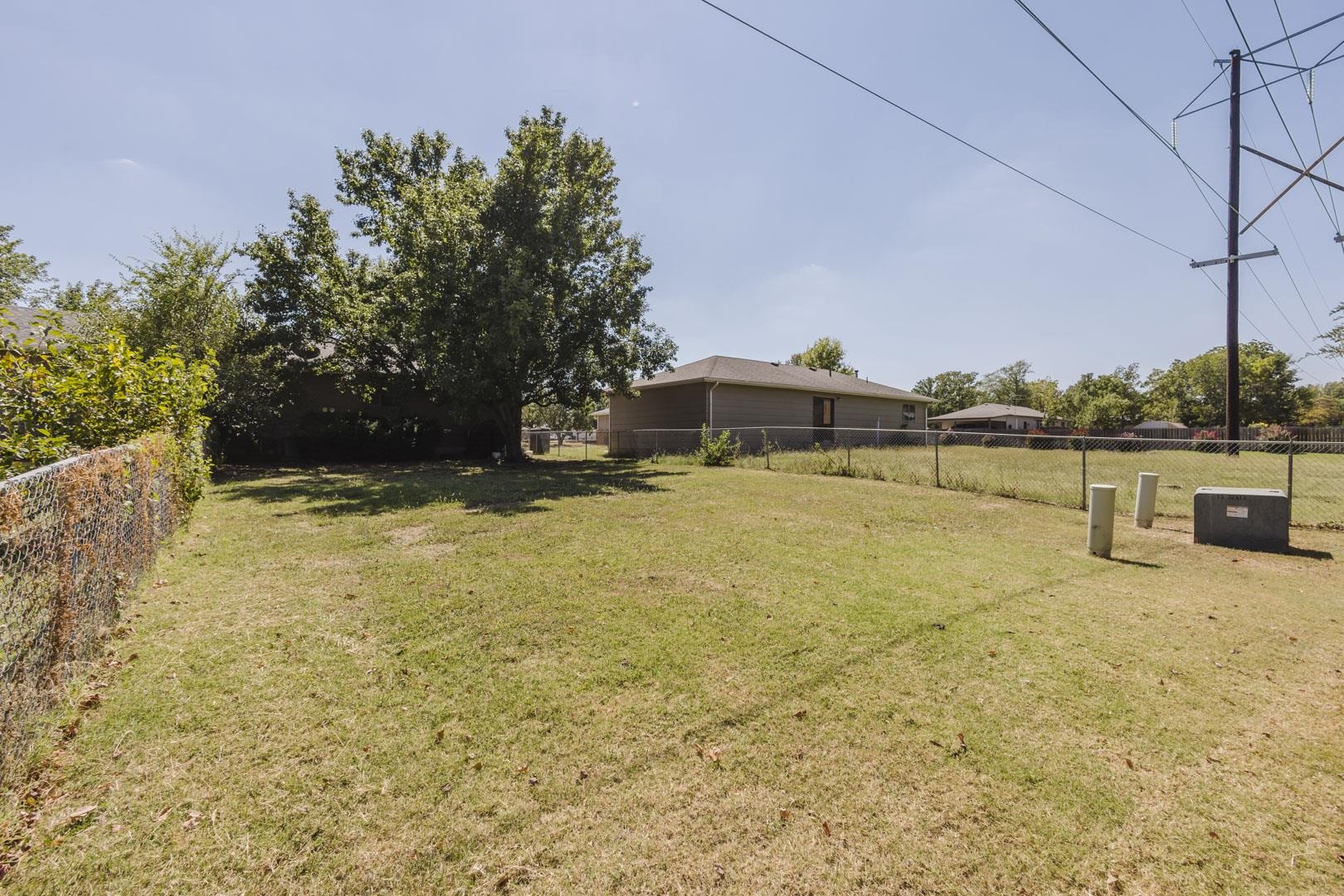 1822 - 1826 N Arrowhead, Derby, KS 67037