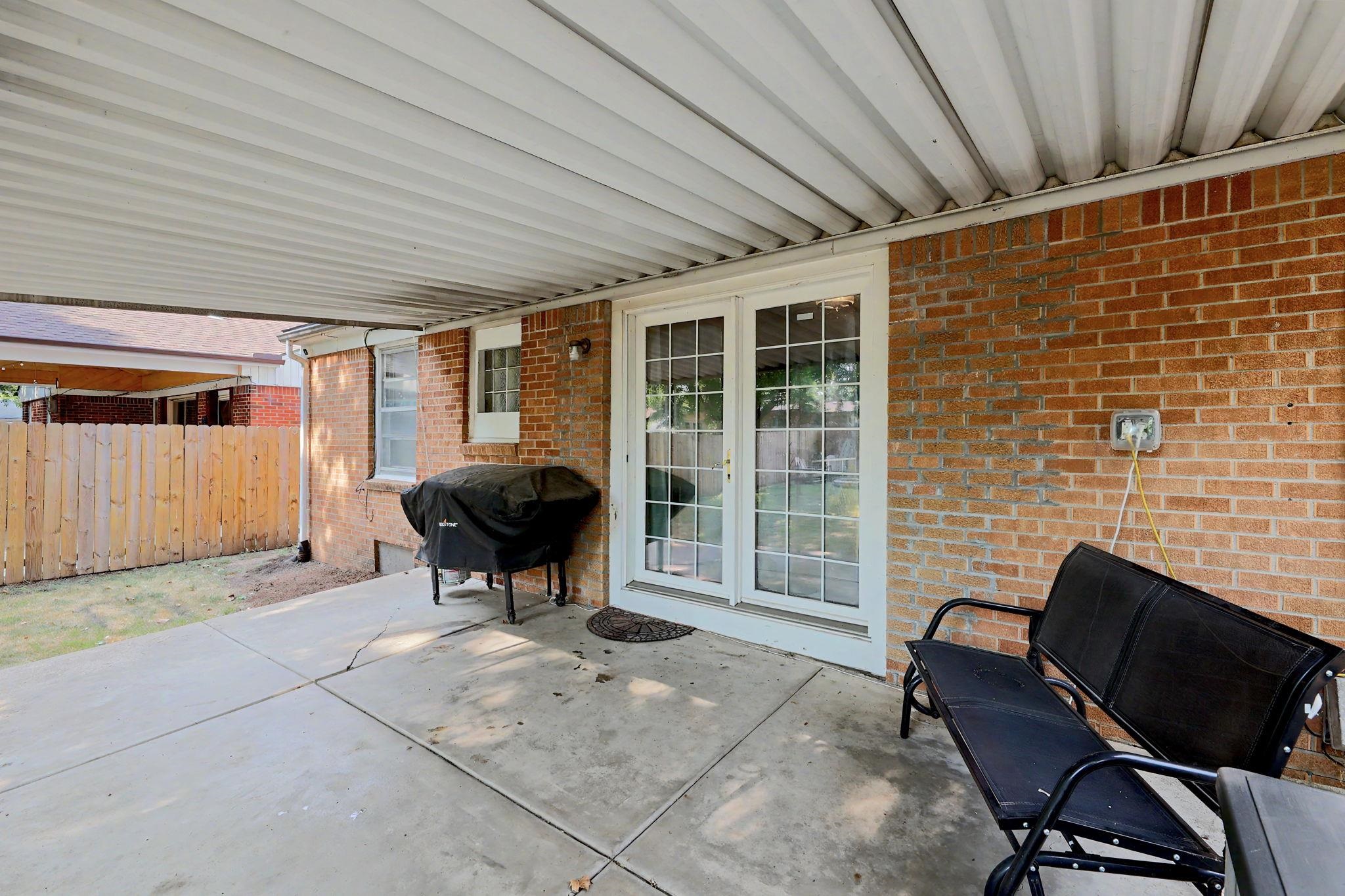 1032 S Fabrique, Wichita, KS 67218