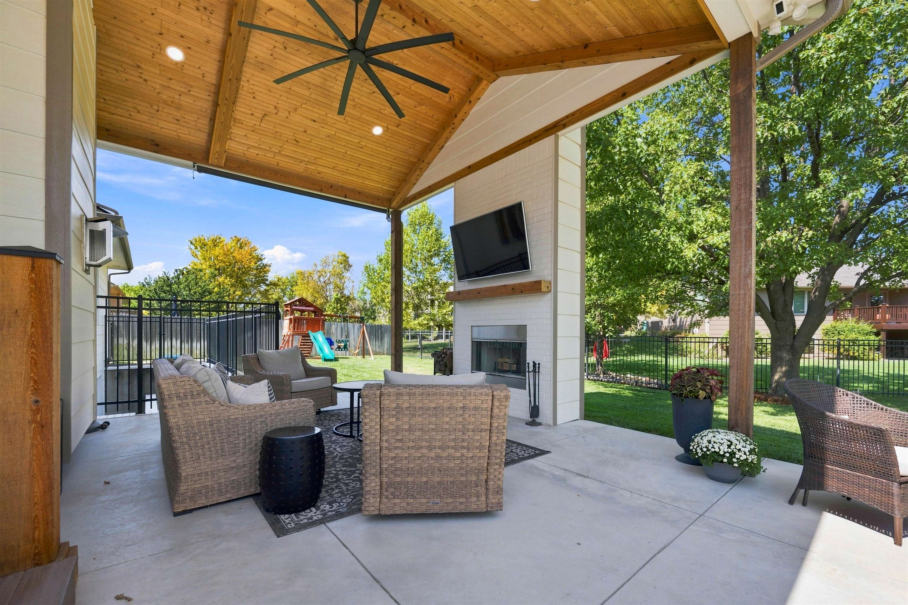 3326 N Wild Rose Ct, Wichita, KS 67205