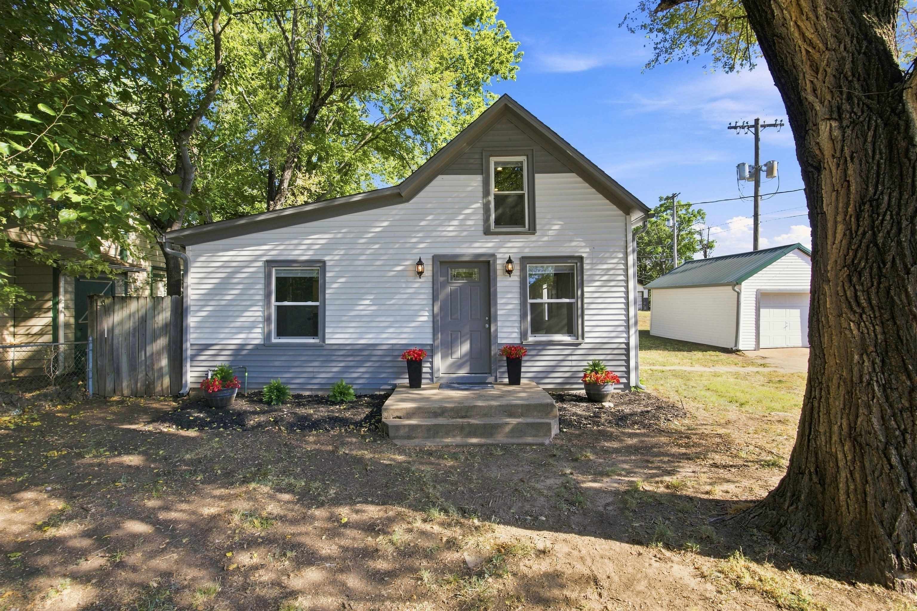 332 Gregg, Augusta, KS 67010