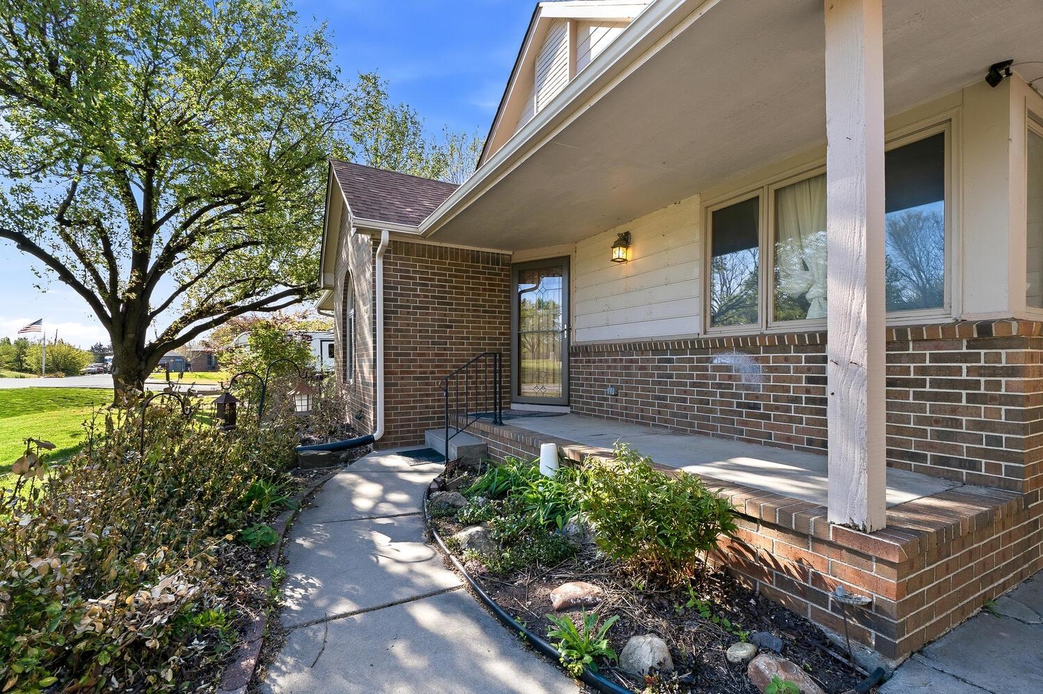 5141 N Newton Cir, Park City, KS 67219