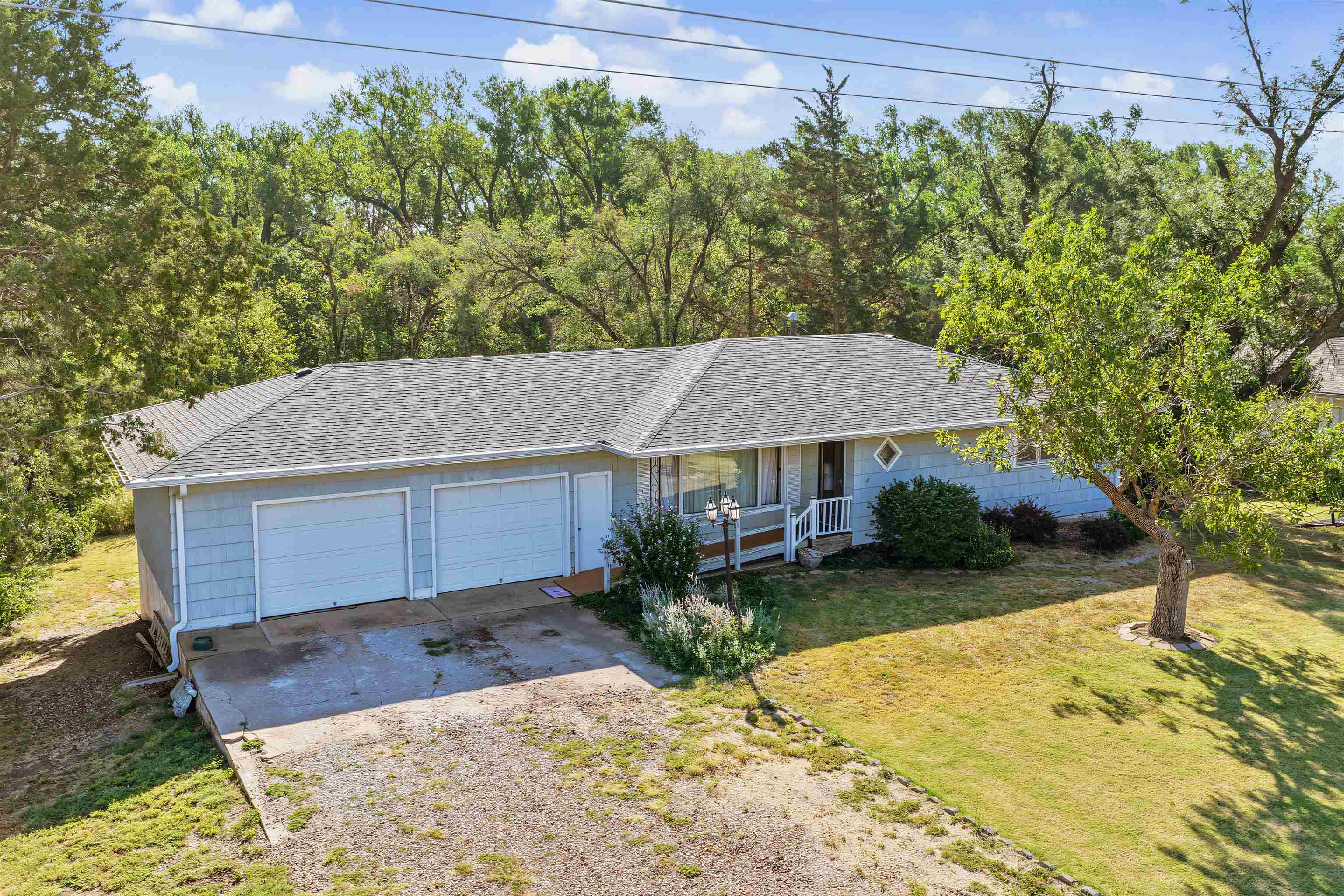 20 N Eastborough Rd, Salina, KS 67401