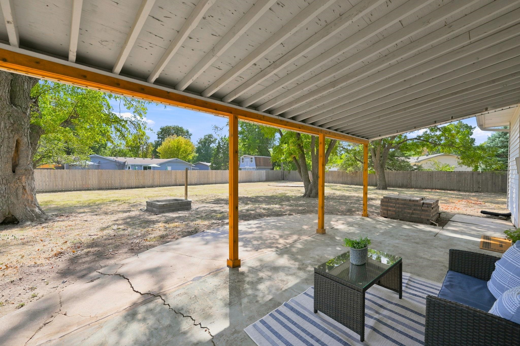 420 Westfield St, Wichita, KS 67209