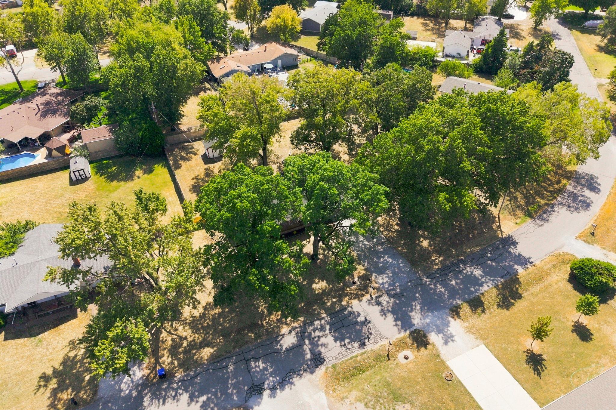 420 Westfield St, Wichita, KS 67209