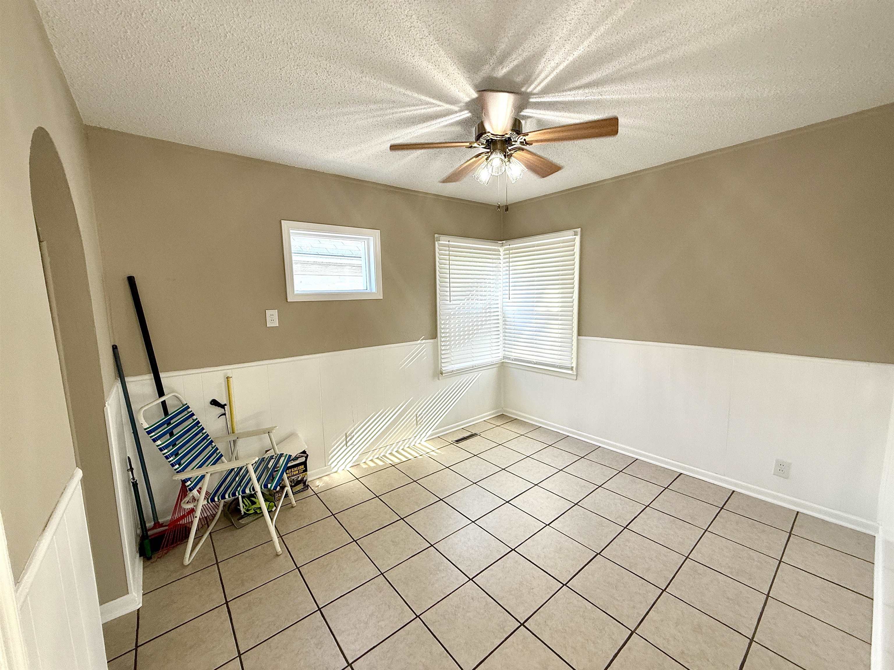 1757 S Washington St, Wichita, KS 67217