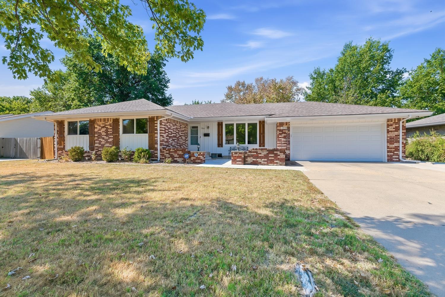 1939 N Farmstead St, Wichita, KS 67208