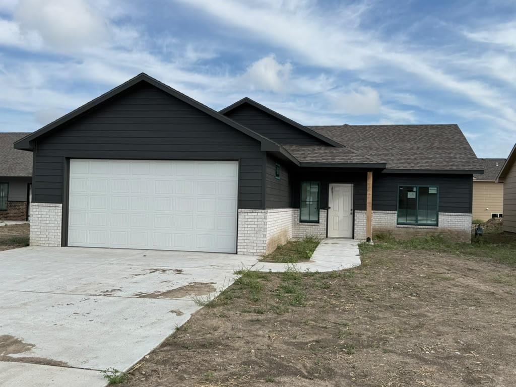 5091 N Toben Dr, Bel Aire, KS 67226