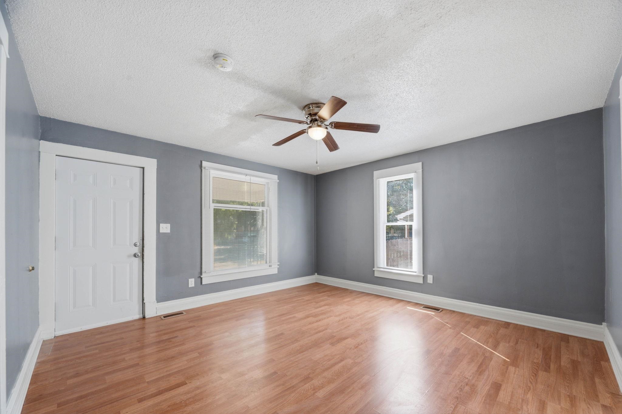 2035 N Park Pl, Wichita, KS 67203