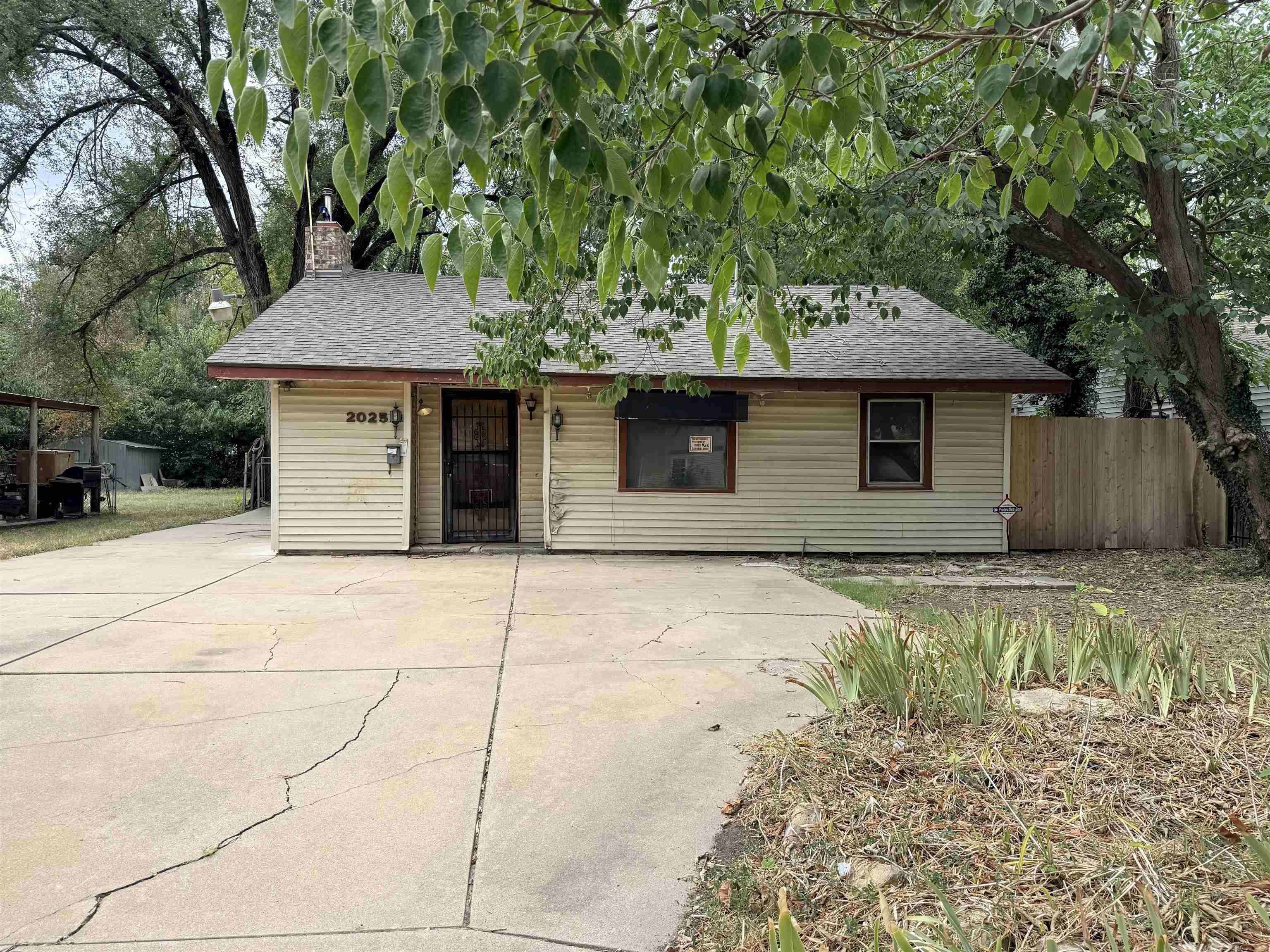 2025 S Spruce St, Wichita, KS 67211