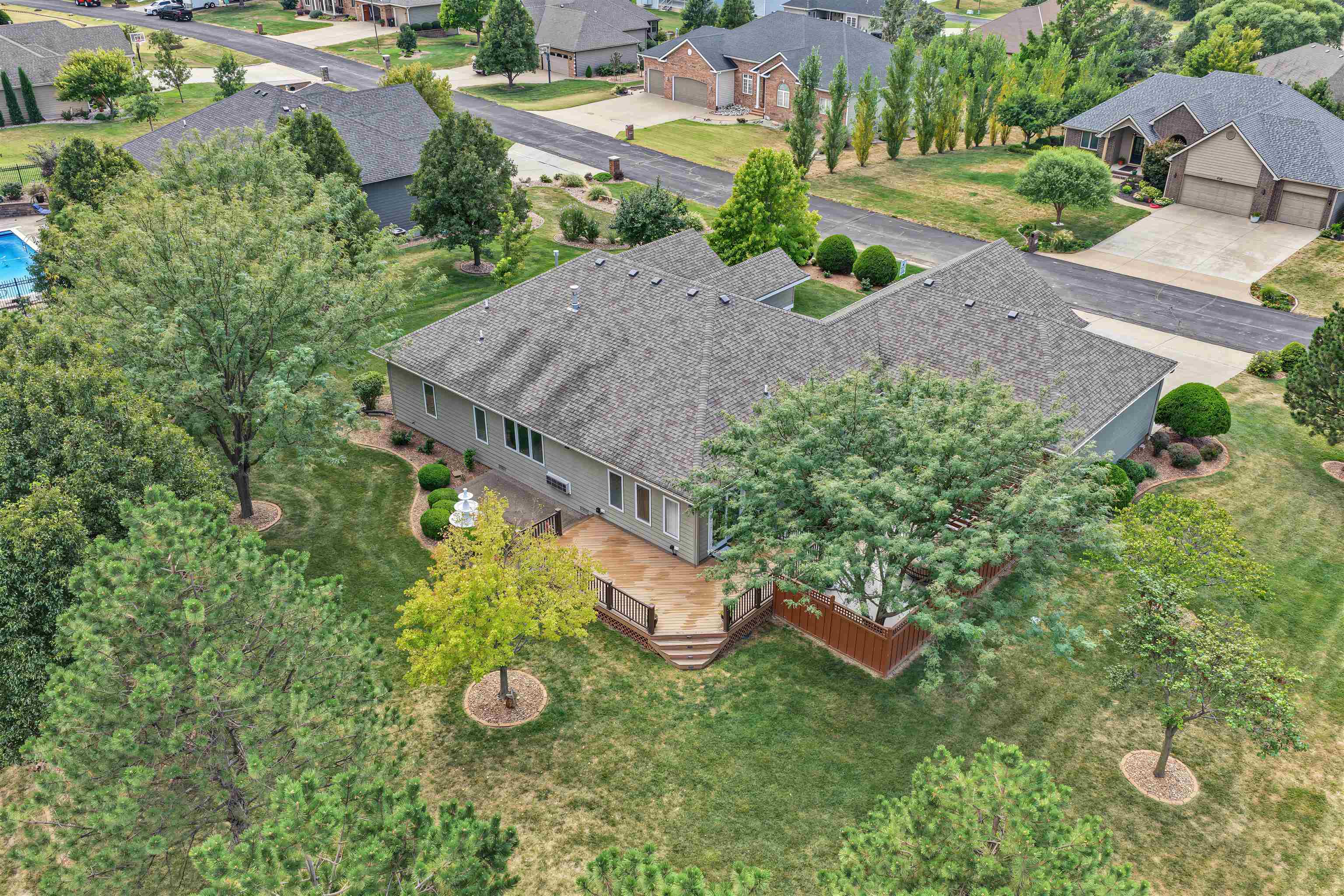 2535 Dundee Ln, Salina, KS 67401