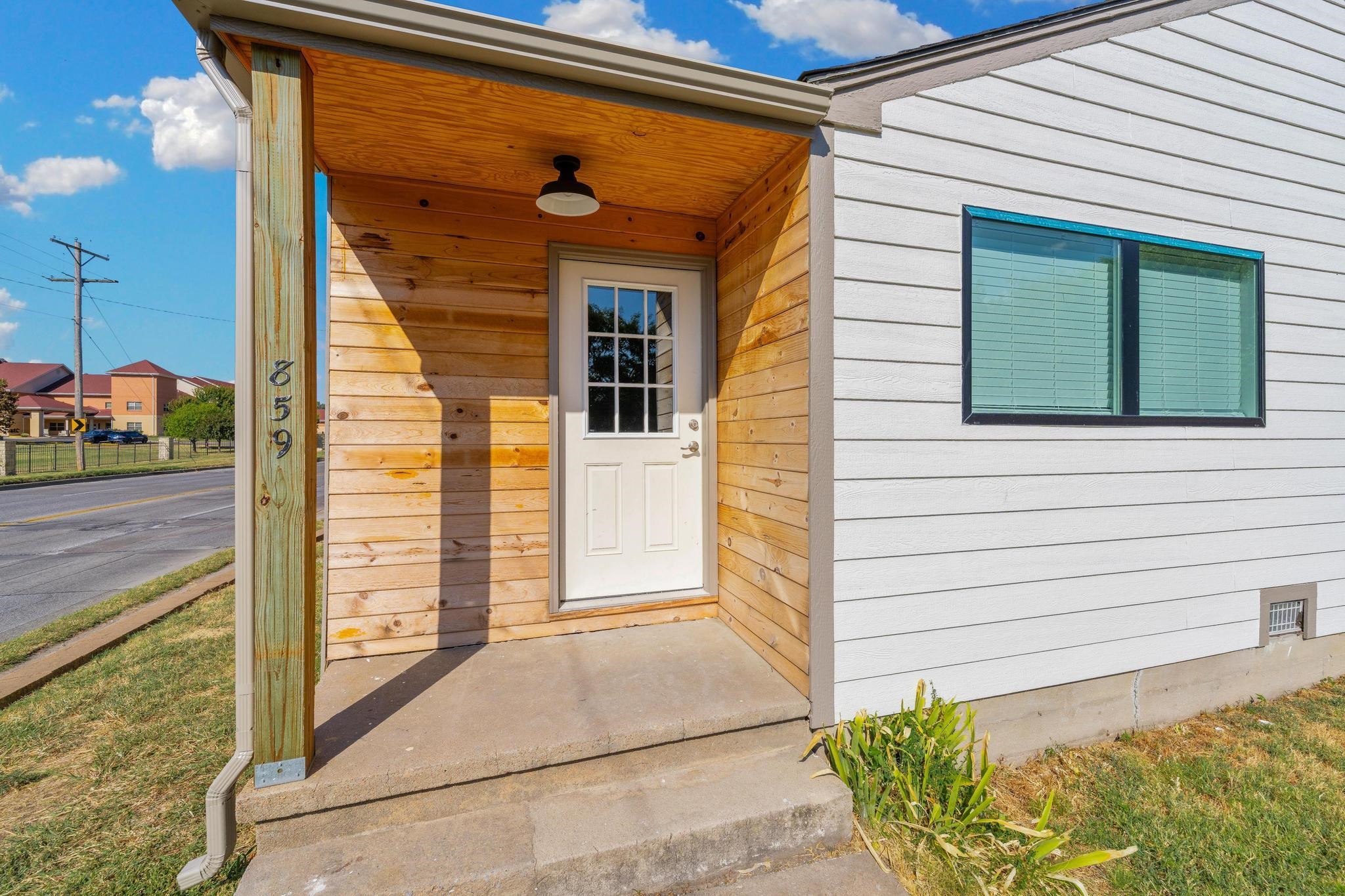 859 S Founatain, Wichita, KS 67218