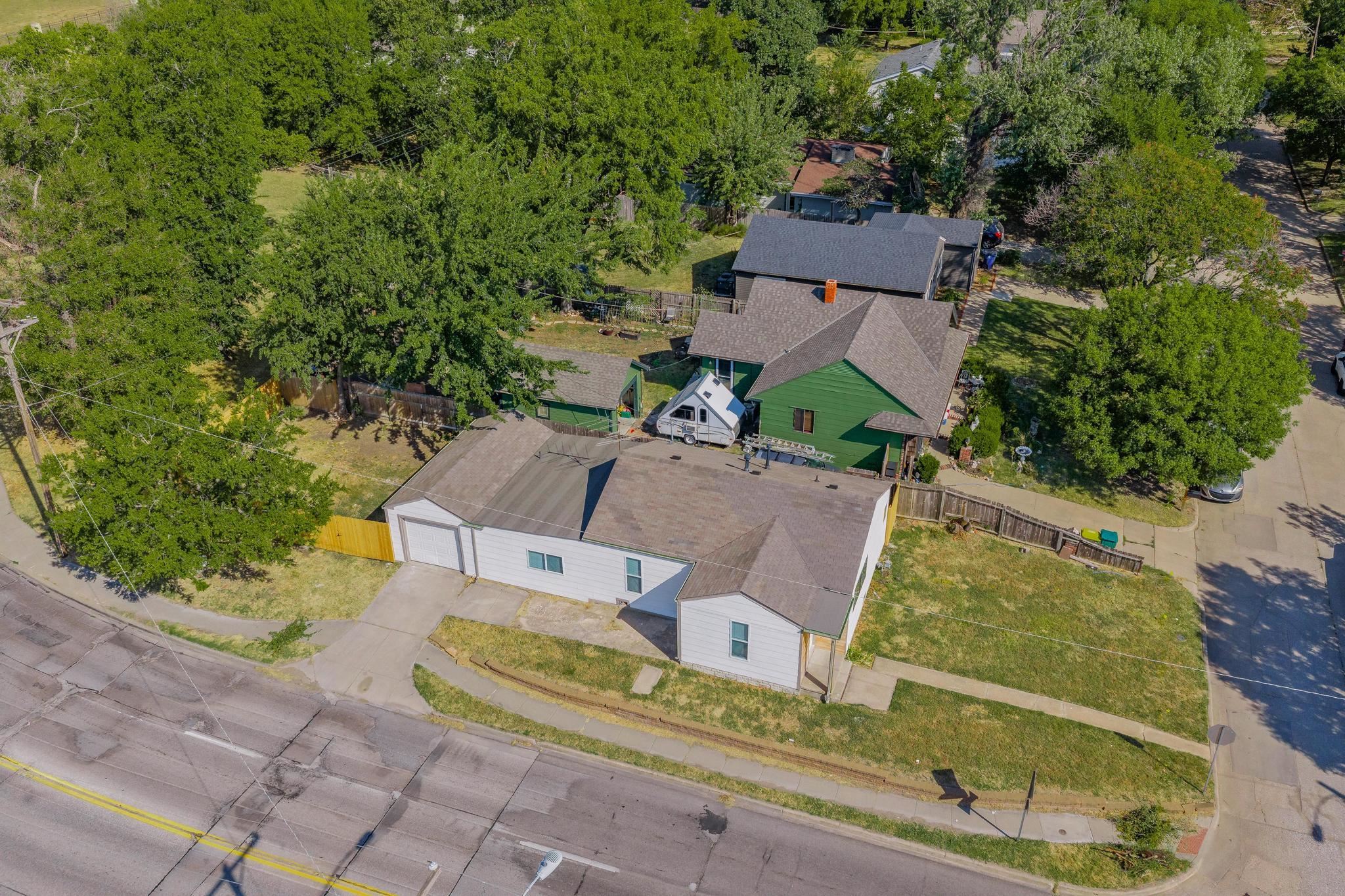 859 S Founatain, Wichita, KS 67218