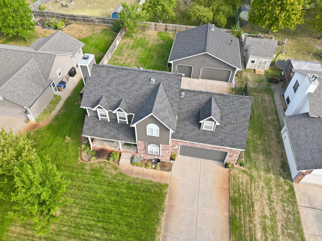 4 E 2nd Cir, Valley Center, KS 67147