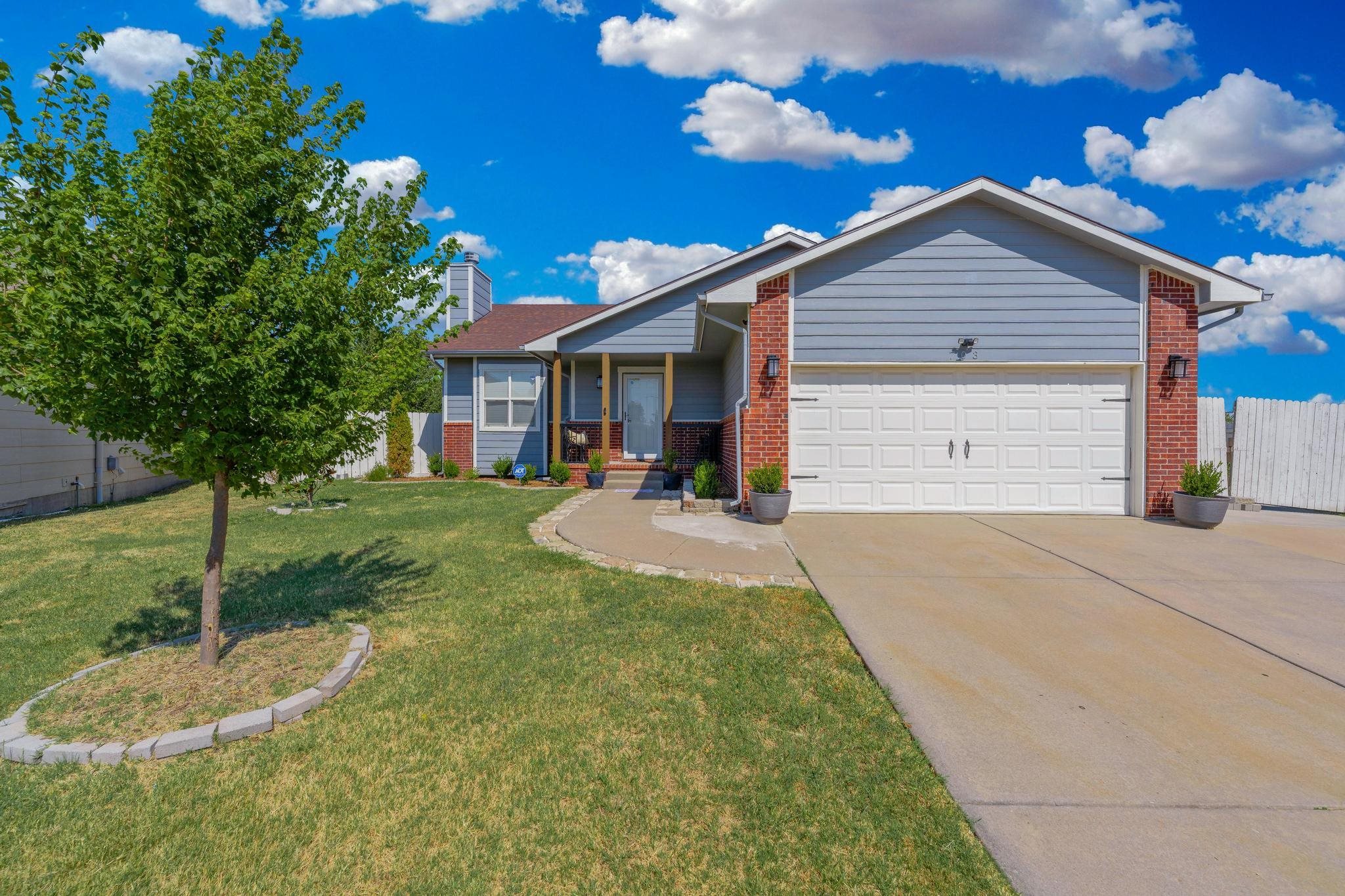 703 S Red Oaks Cir, Wichita, KS 67207