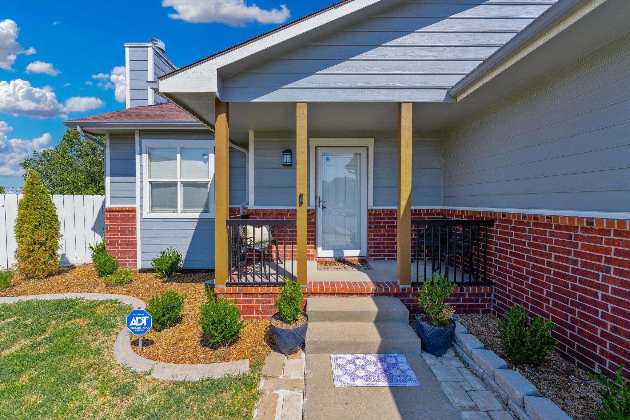 703 S Red Oaks Cir, Wichita, KS 67207