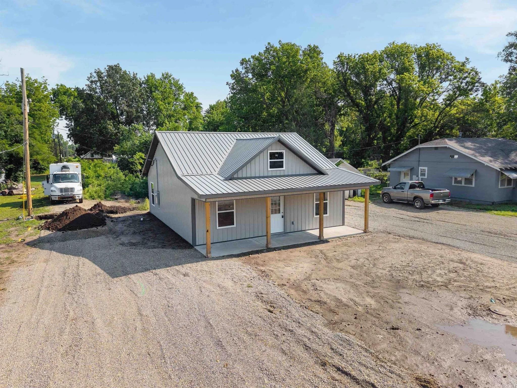 718 E Jackson, Arkansas City, KS 67005