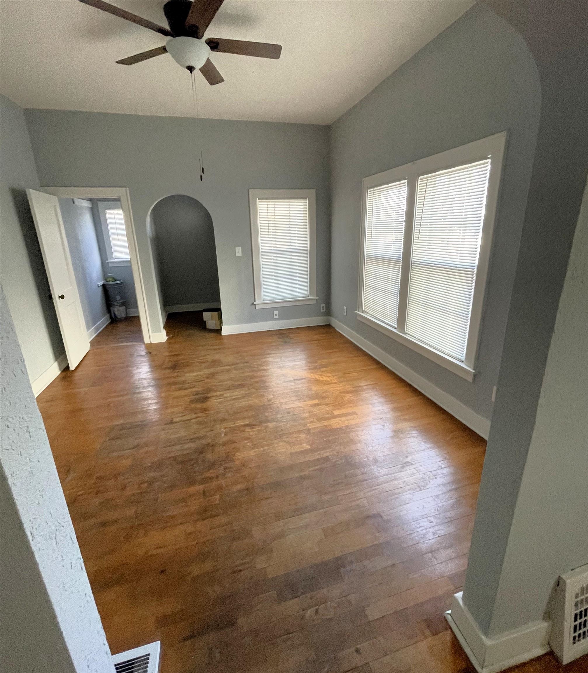 705-707 W Ash St, Salina, KS 67401