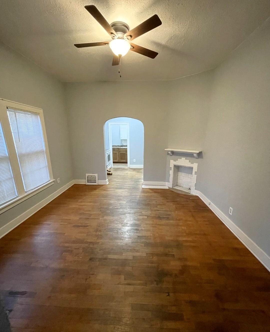 705-707 W Ash St, Salina, KS 67401