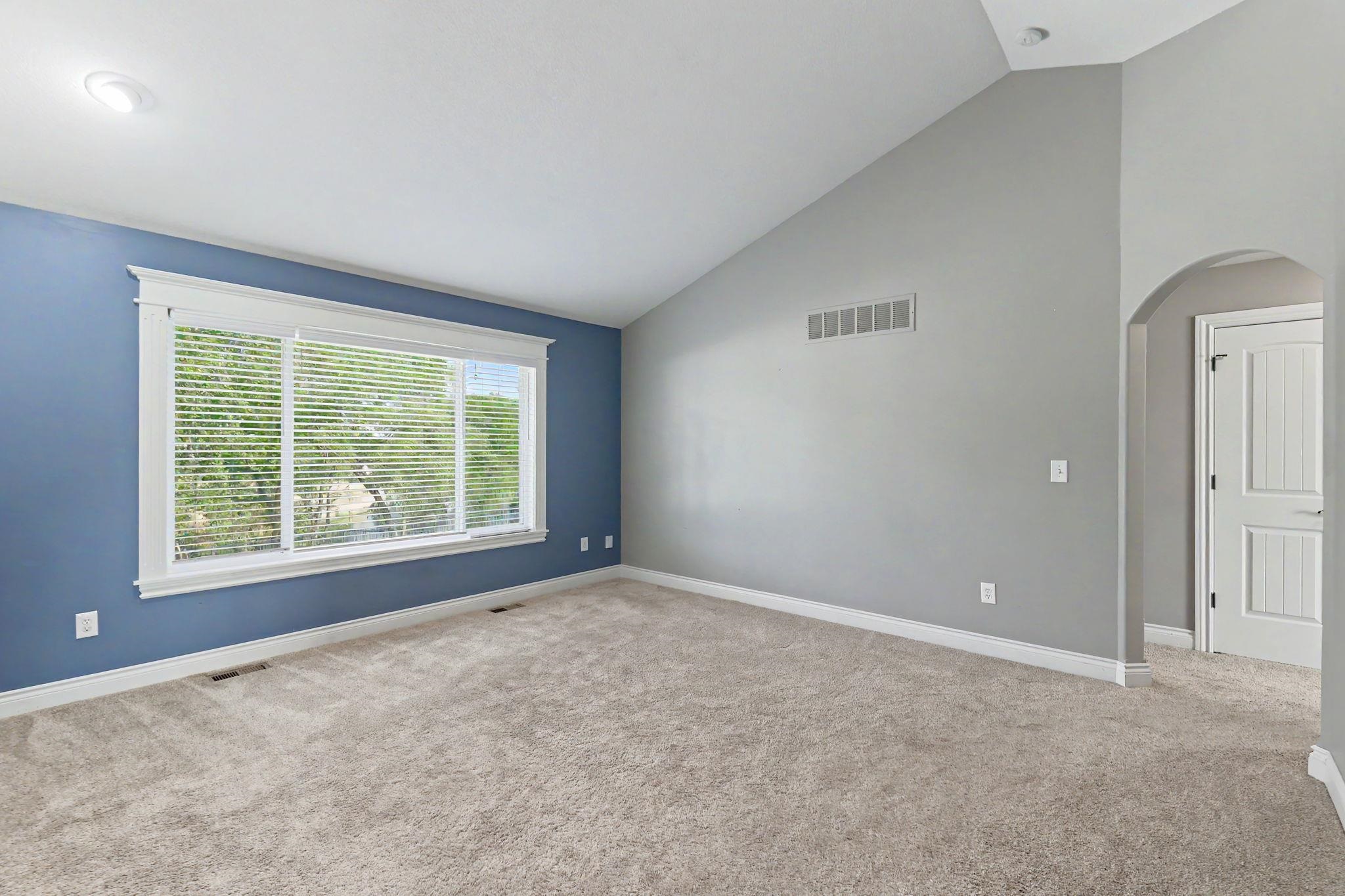 405 S Fawnwood St, Wichita, KS 67235