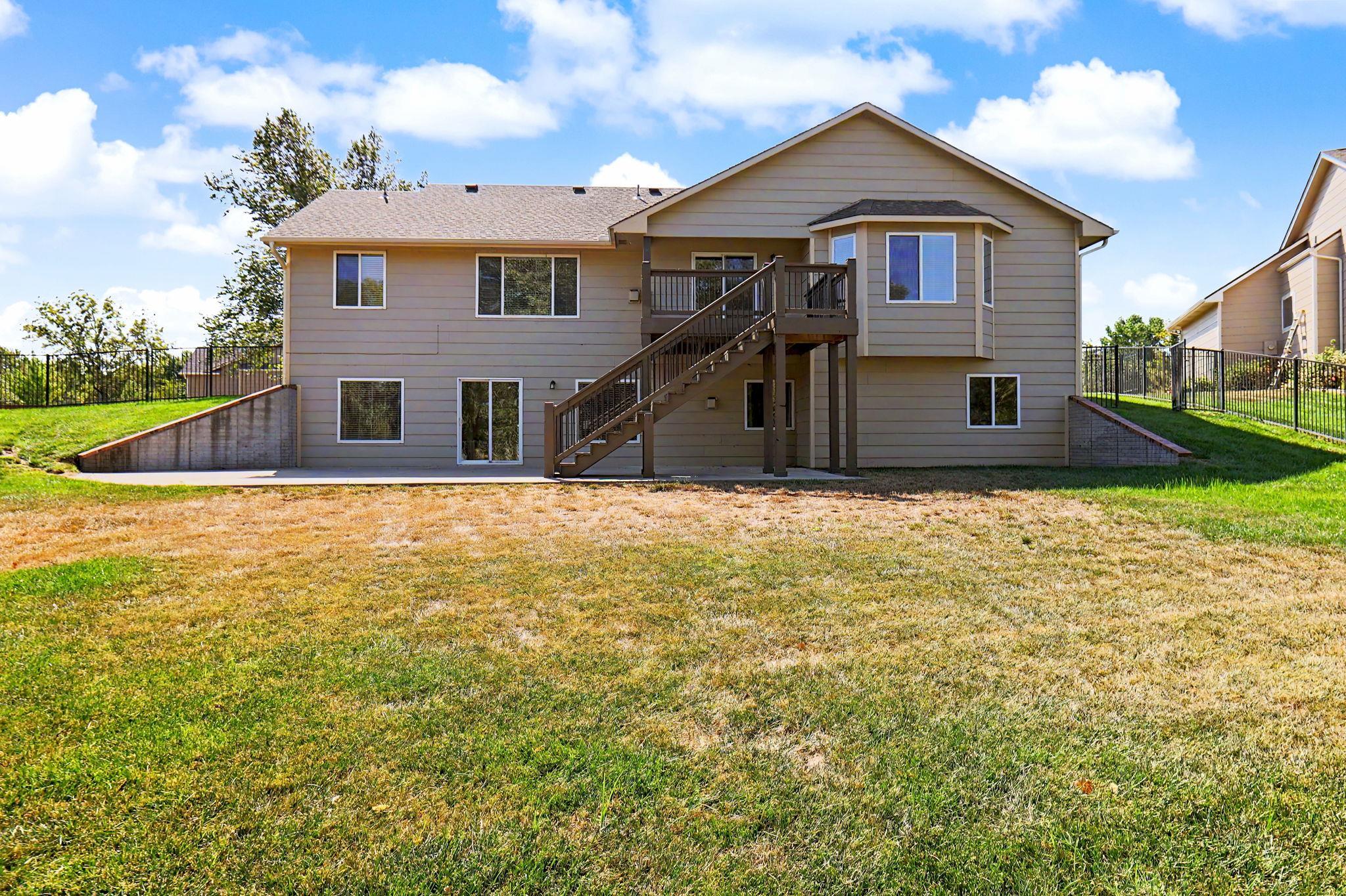 405 S Fawnwood St, Wichita, KS 67235