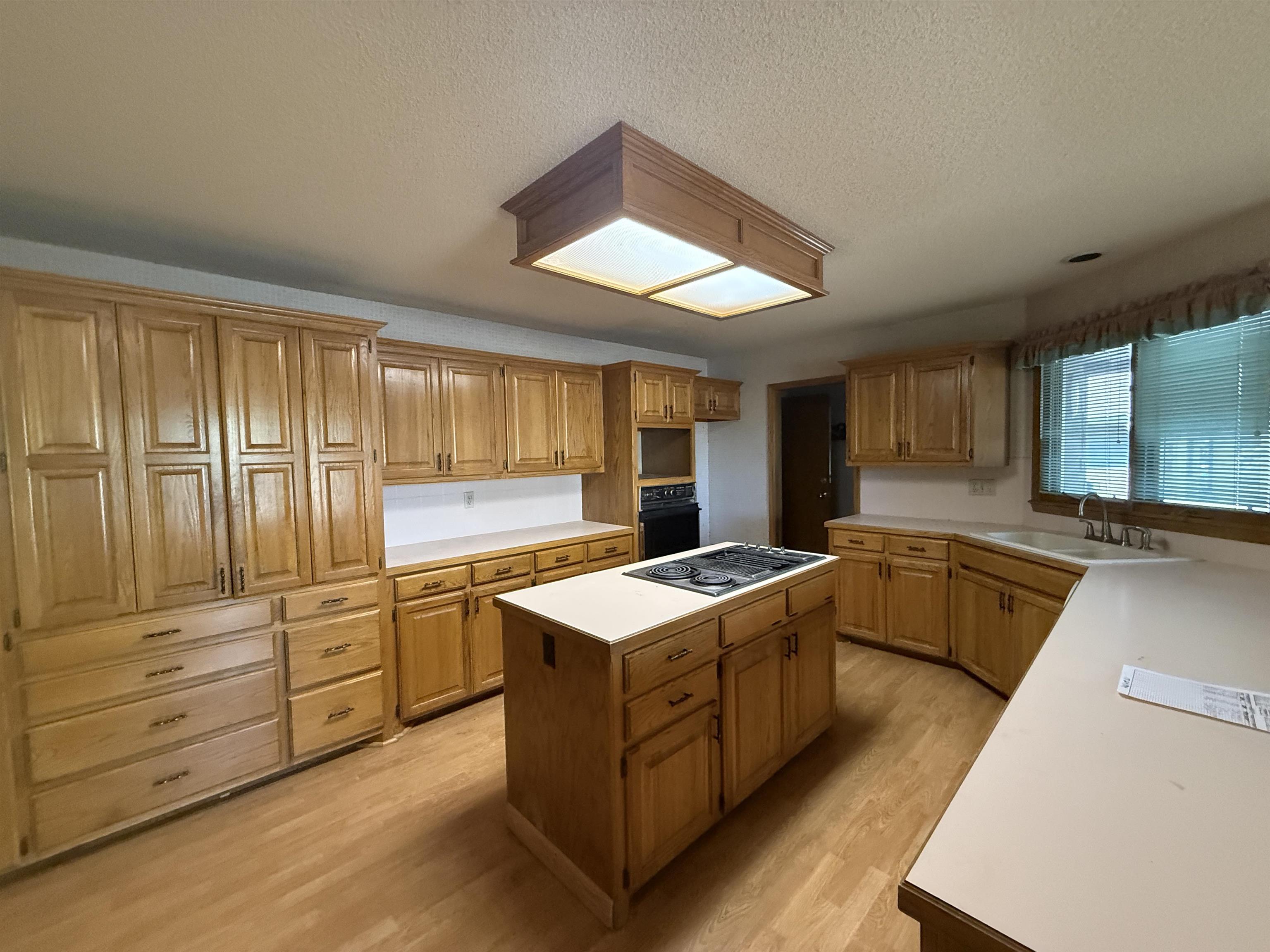 12210 W Ridgepoint St, Wichita, KS 67235
