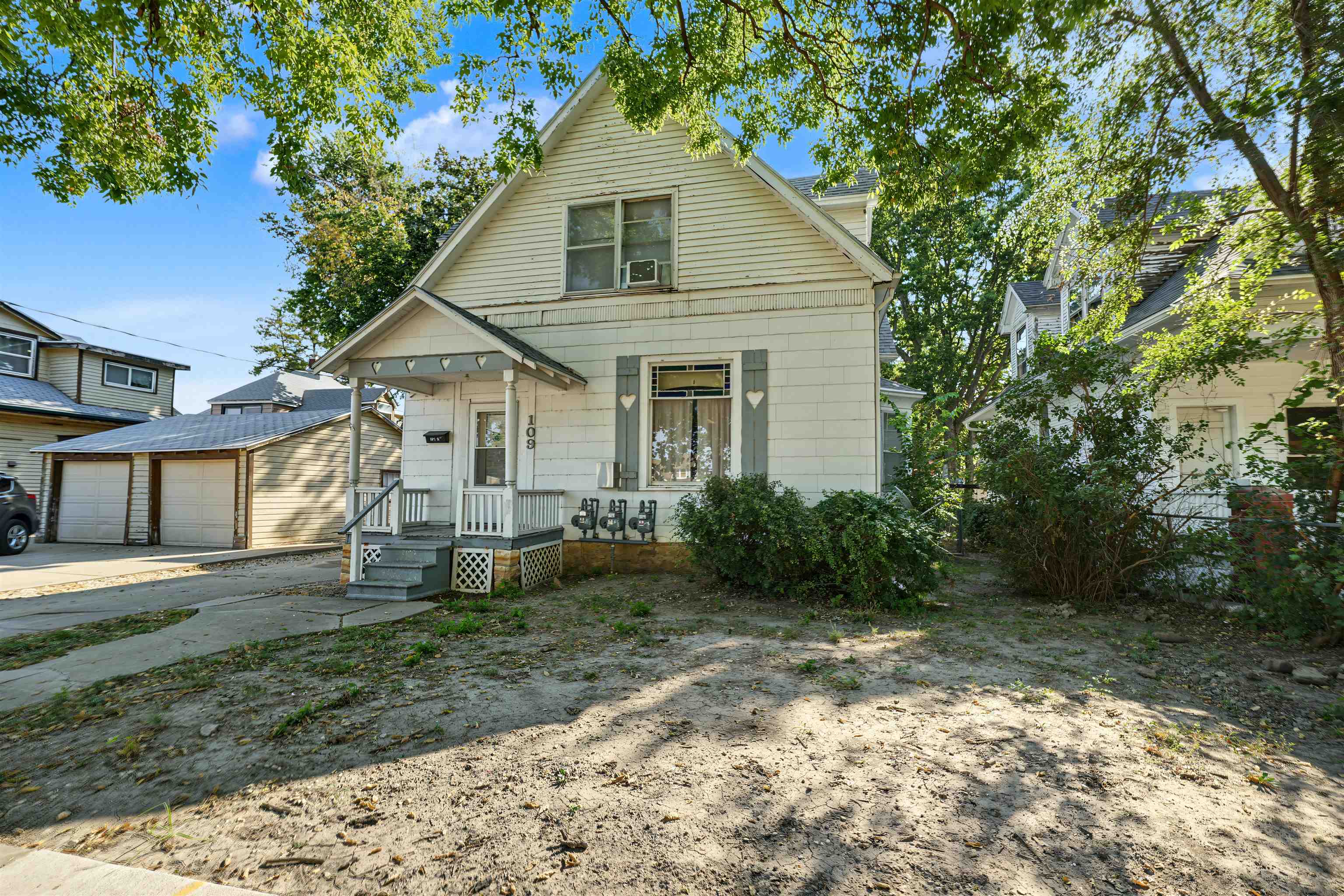 109 S Front St, Salina, KS 67401
