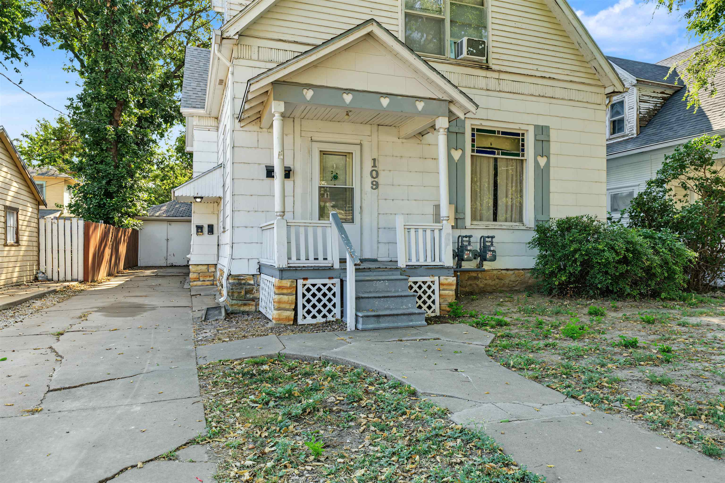 109 S Front St, Salina, KS 67401