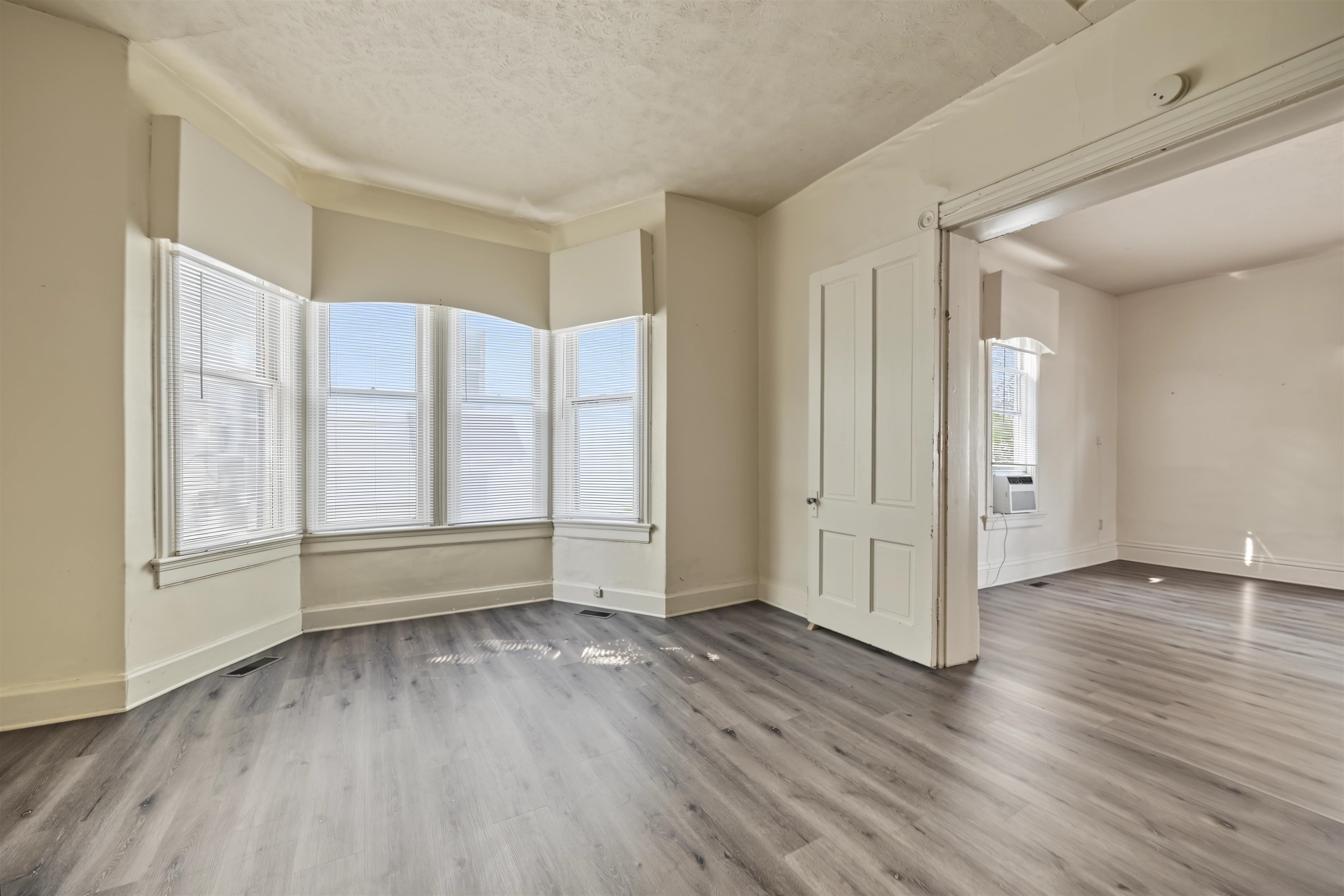 109 S Front St, Salina, KS 67401