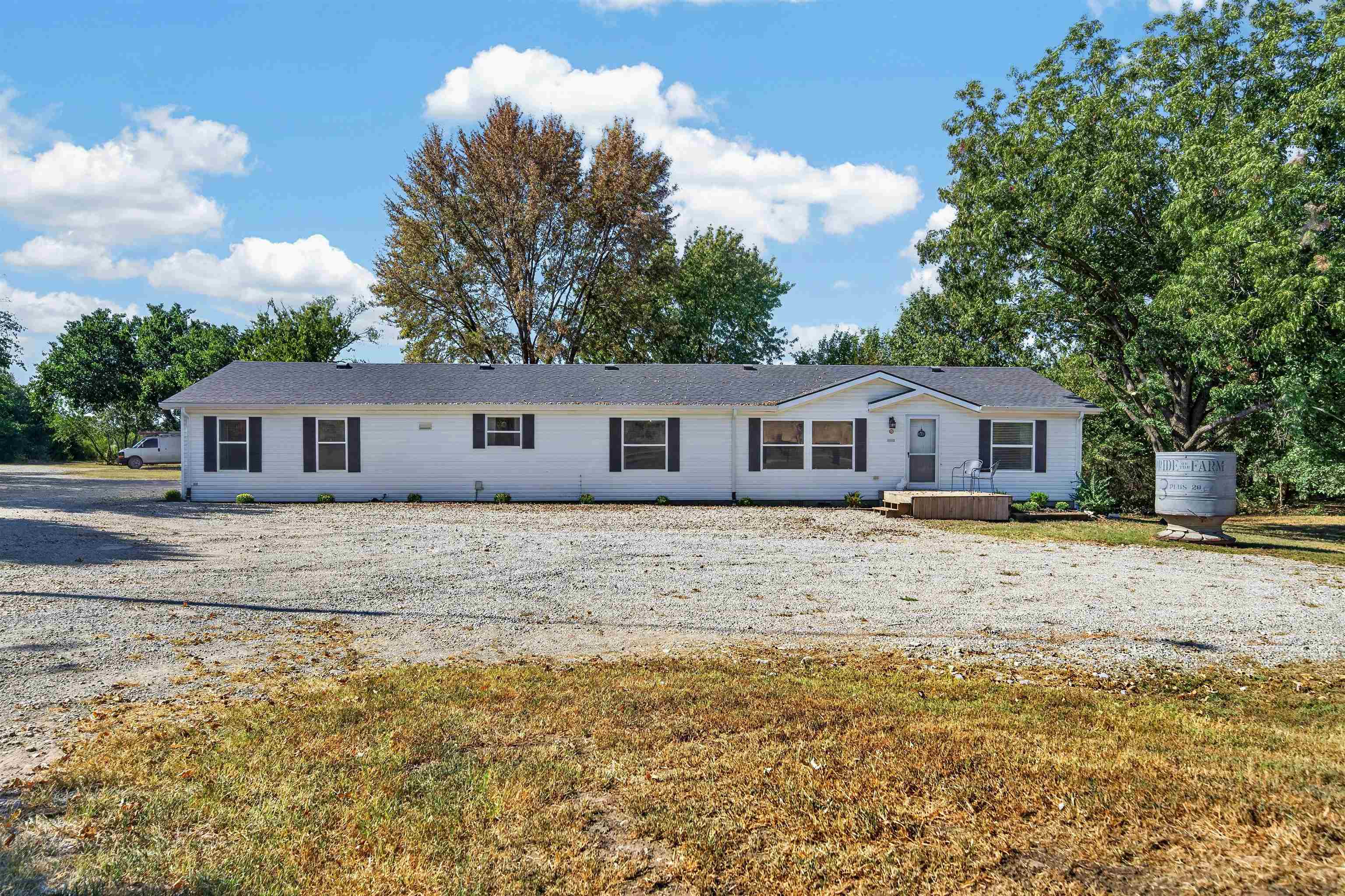 11827 SW 180th St, Rose Hill, KS 67133