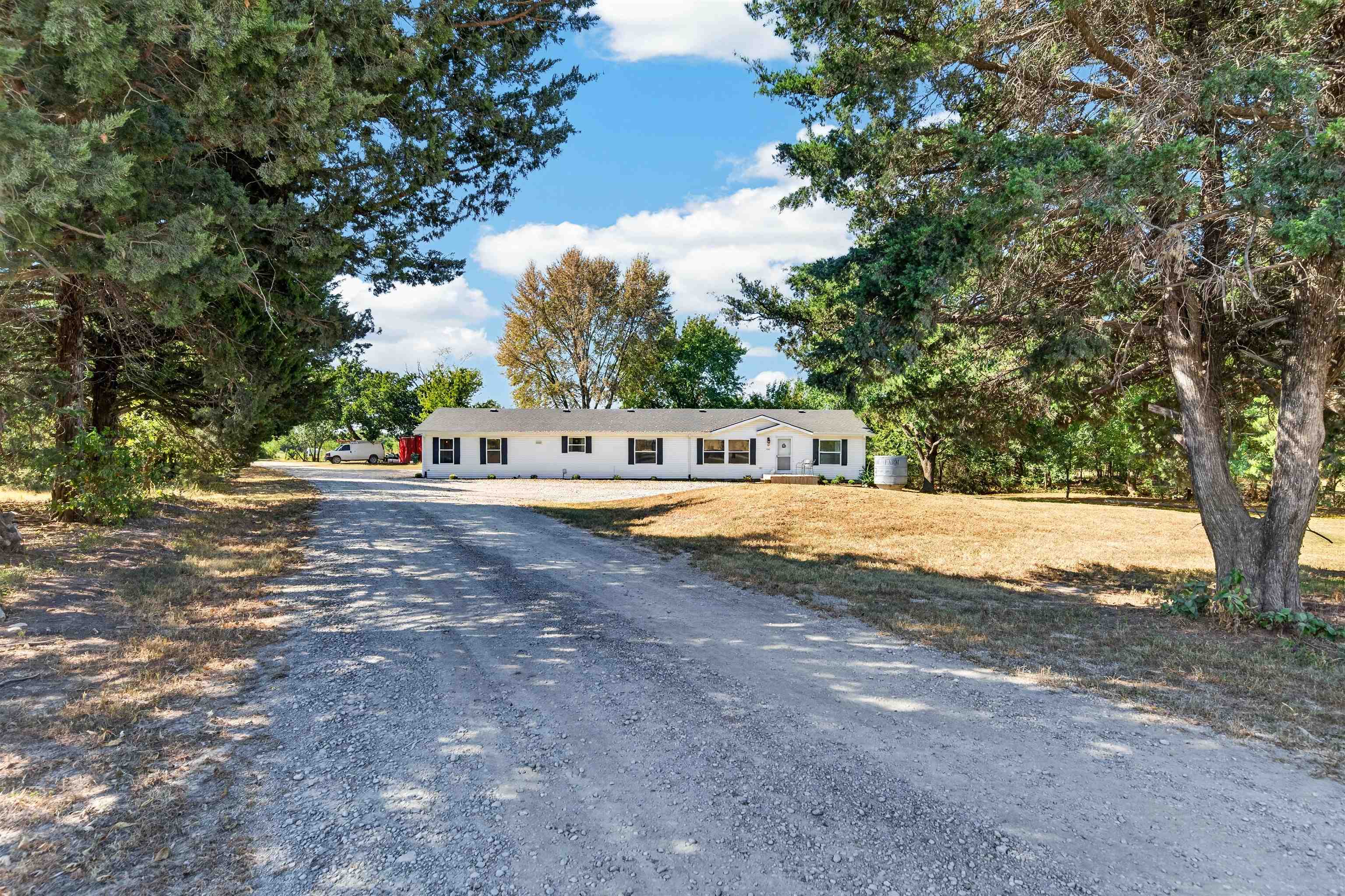 11827 SW 180th St, Rose Hill, KS 67133