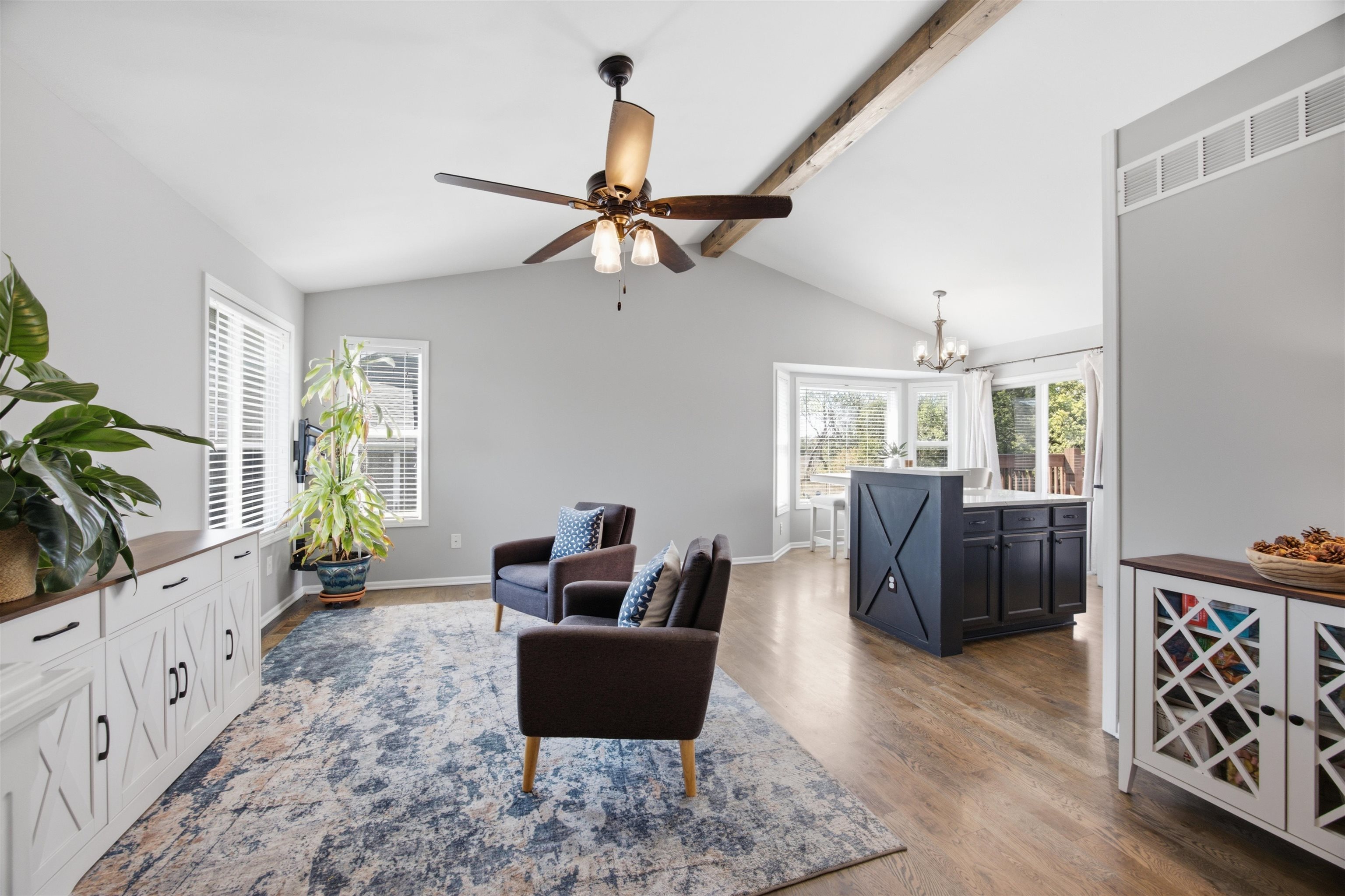 1041 N Meadow Rd, Valley Center, KS 67147
