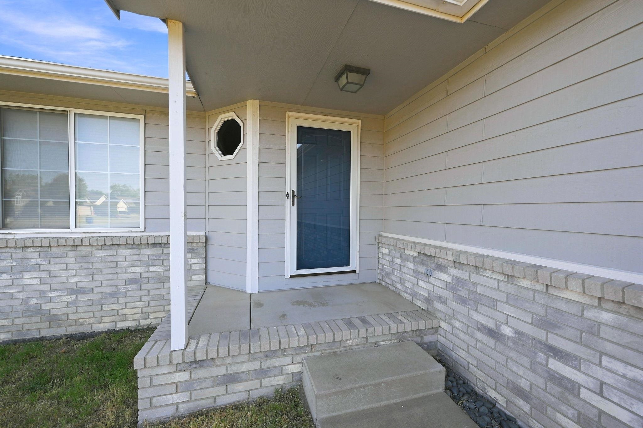 4814 E Pembrook St, Wichita, KS 67220