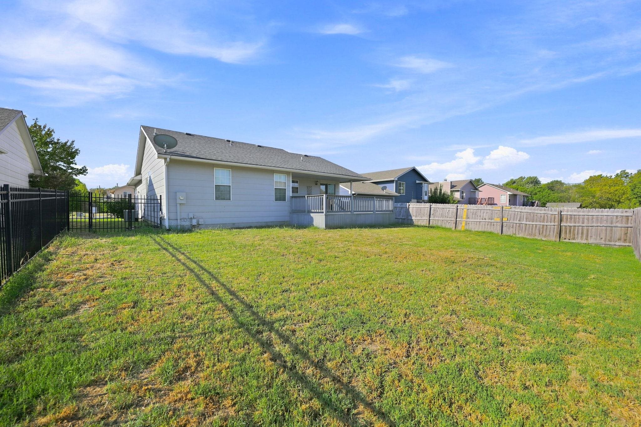 4814 E Pembrook St, Wichita, KS 67220