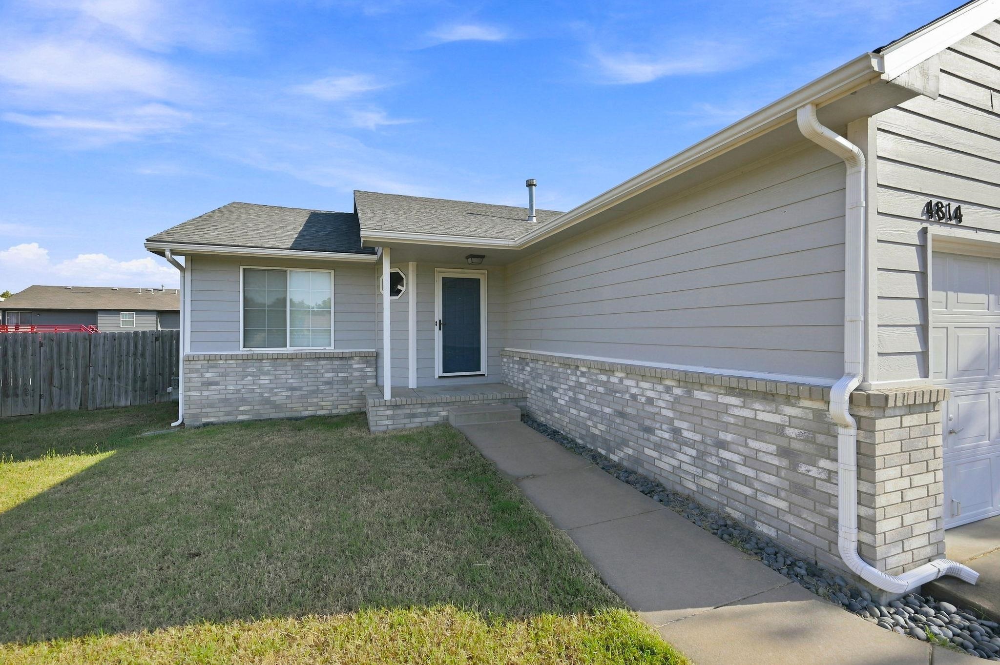 4814 E Pembrook St, Wichita, KS 67220