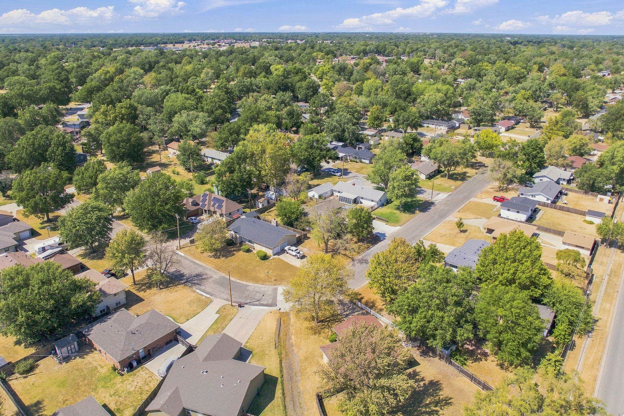 842 N Acadia, Wichita, KS 67212