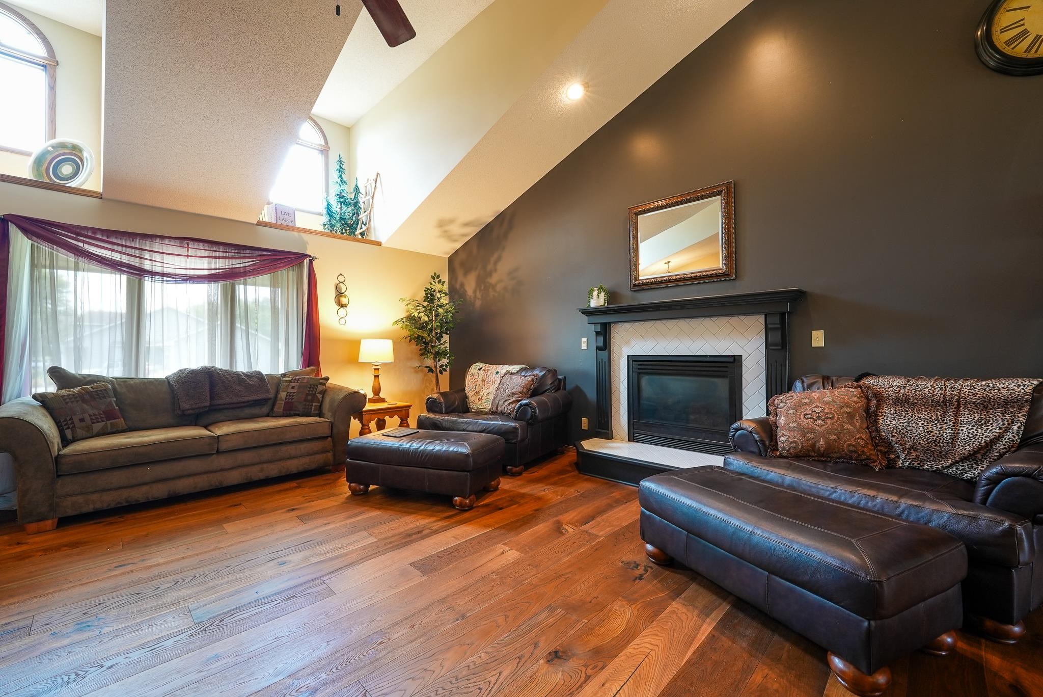 1810 N Cottonwood Dr, El Dorado, KS 67042