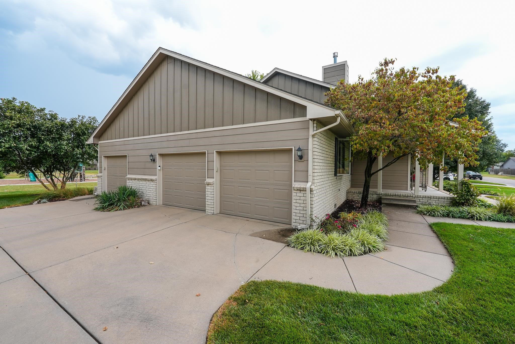 1810 N Cottonwood Dr, El Dorado, KS 67042