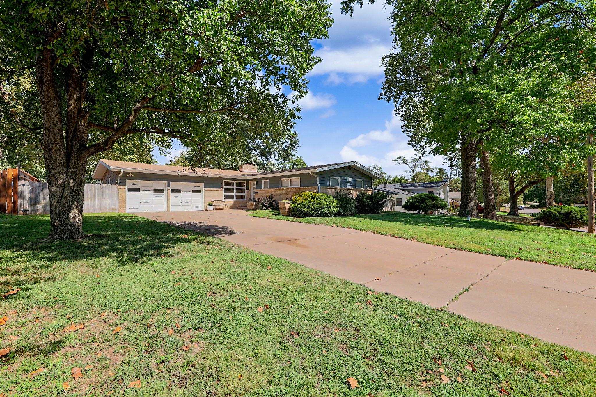 9800 W Shade Ave, Wichita, KS 67212