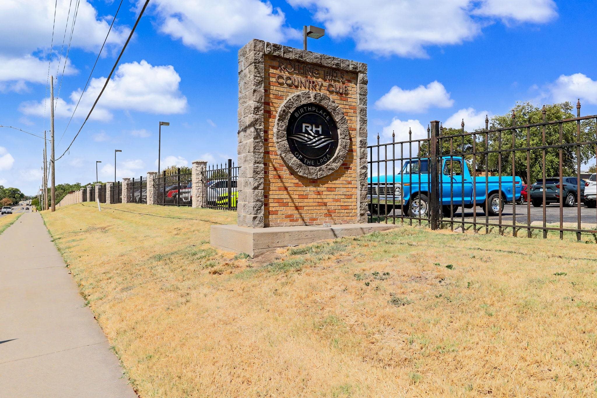 9800 W Shade Ave, Wichita, KS 67212