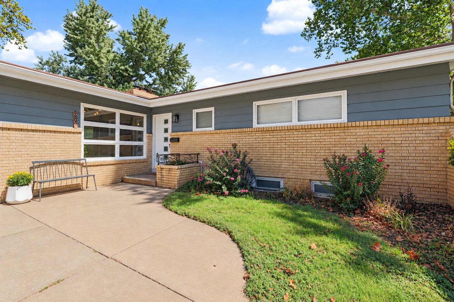9800 W Shade Ave, Wichita, KS 67212