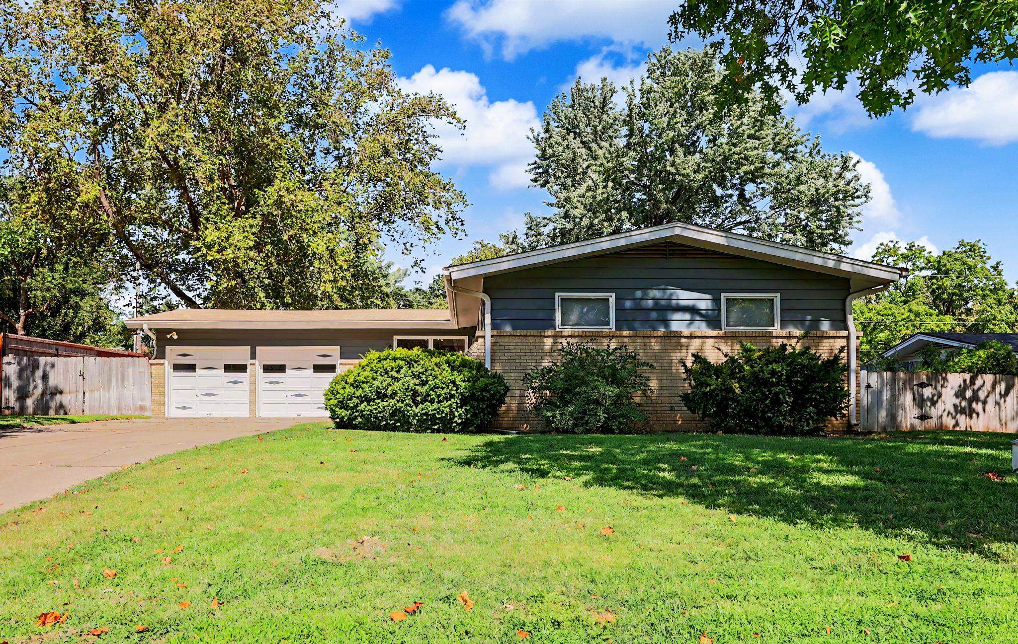 9800 W Shade Ave, Wichita, KS 67212