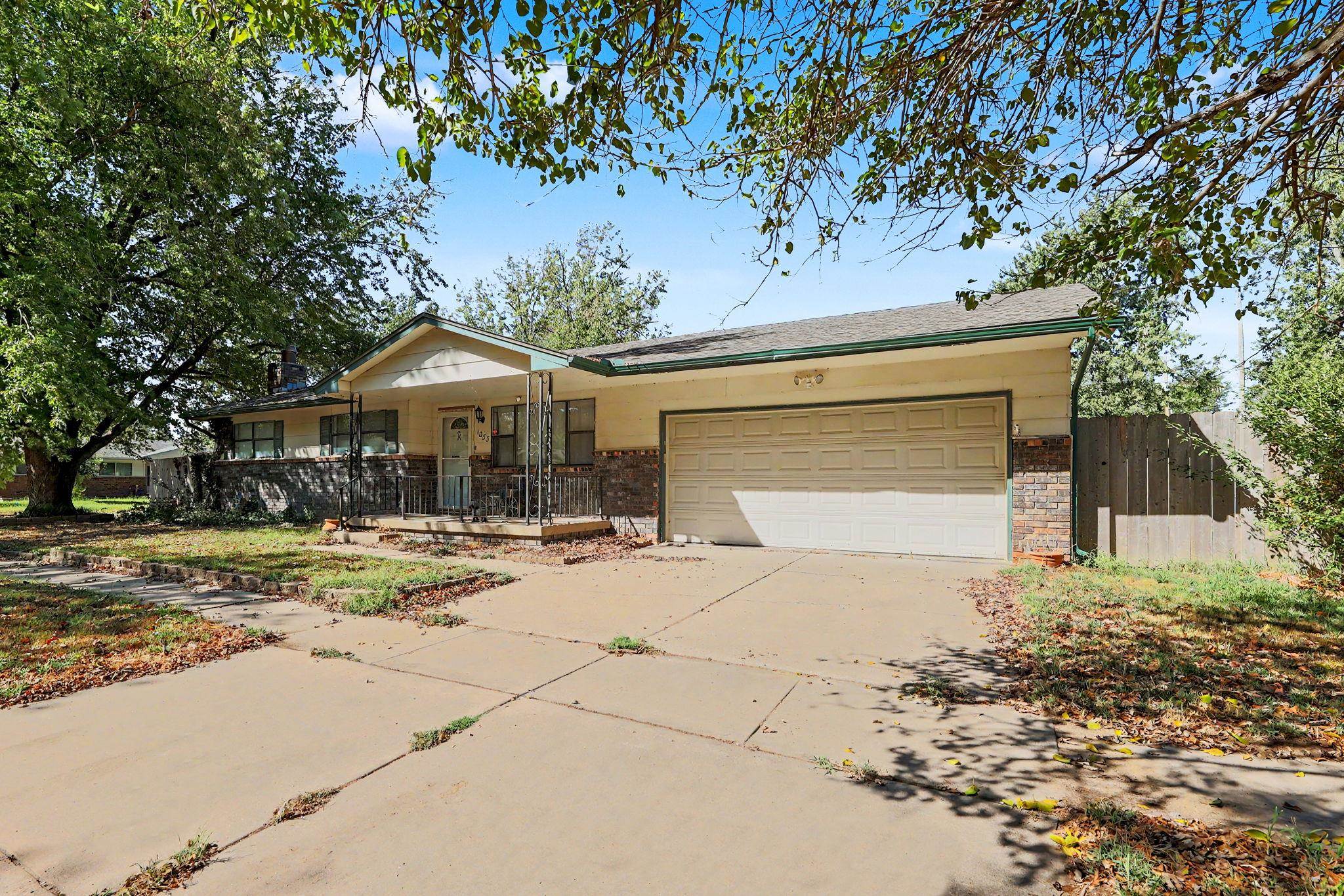 1053 N Compton St, Wichita, KS 67212