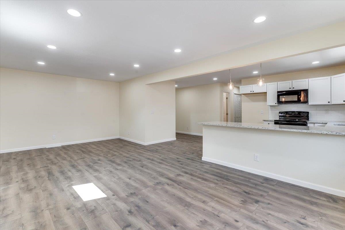 710 W Alexander Dr, Haysville, KS 67060